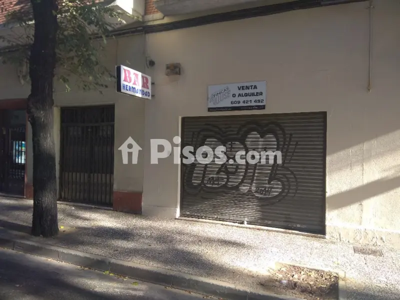 Local comercial en calle de Pedro Lapuyade, 7 — foto 1