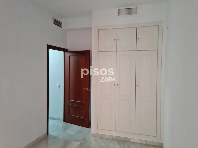 Piso La Buhaira San Bernardo