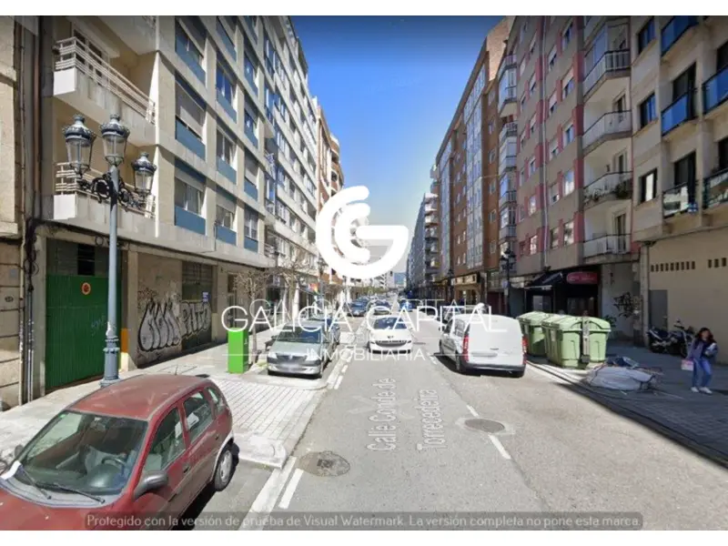 Local comercial en calle del Conde de Torrecedeira