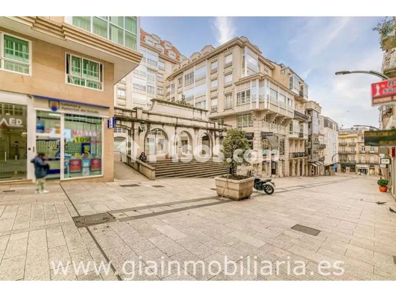 Local comercial en calle de Eduardo Iglesias, 8