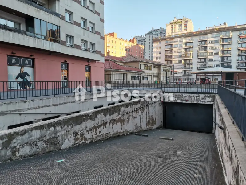 Garaje en Avenida de Bayona, 37