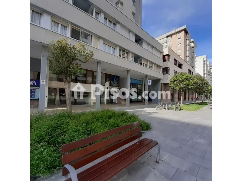 Estudio en Avenida Comercial