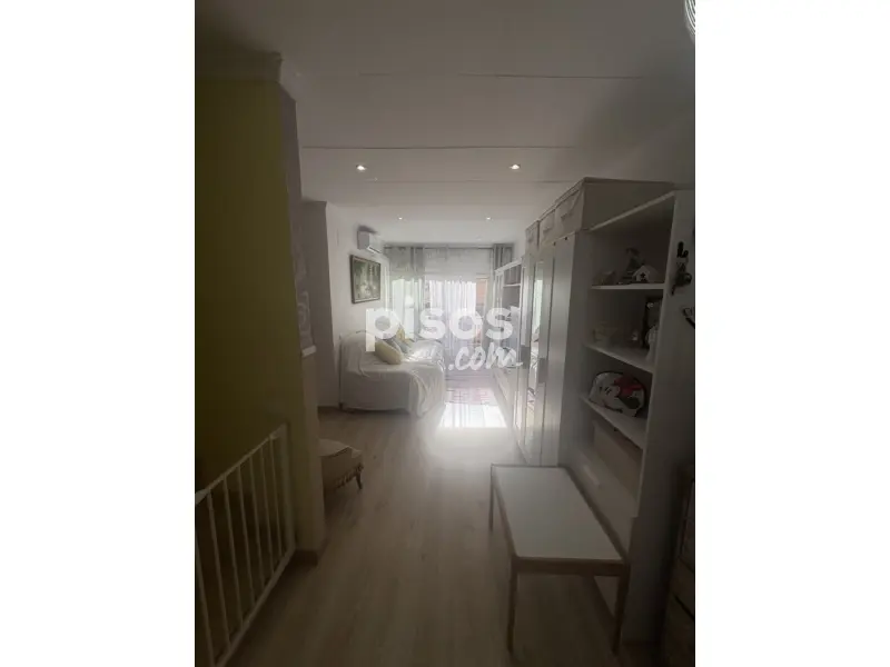 Casa adosada en Carrer de la Pau