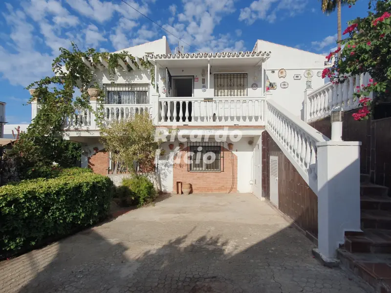 Chalet unifamiliar en calle Delfines