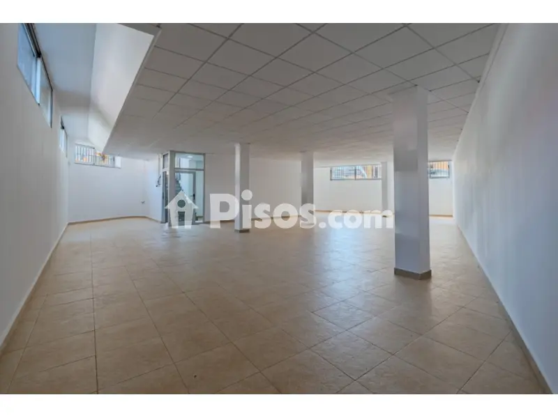 Local comercial en calle de Patricio Zammit, 75