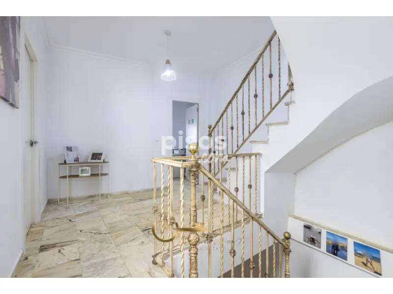 Casa pareada en calle Plaza Orellna