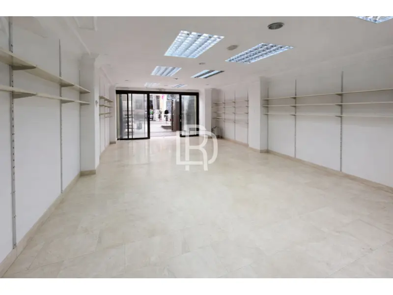 Local comercial en calle La Hoya, 36
