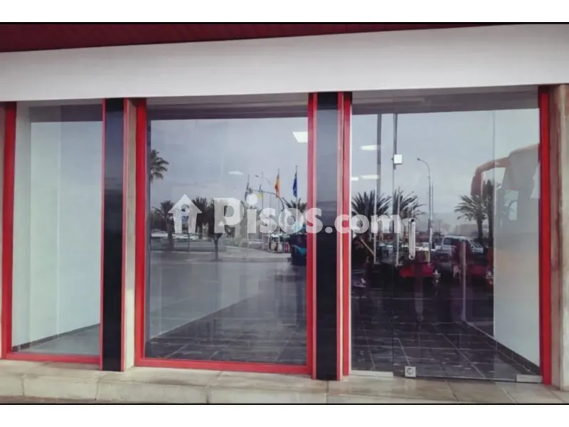 Local comercial en Avenida de Fernando Salazar González, 1