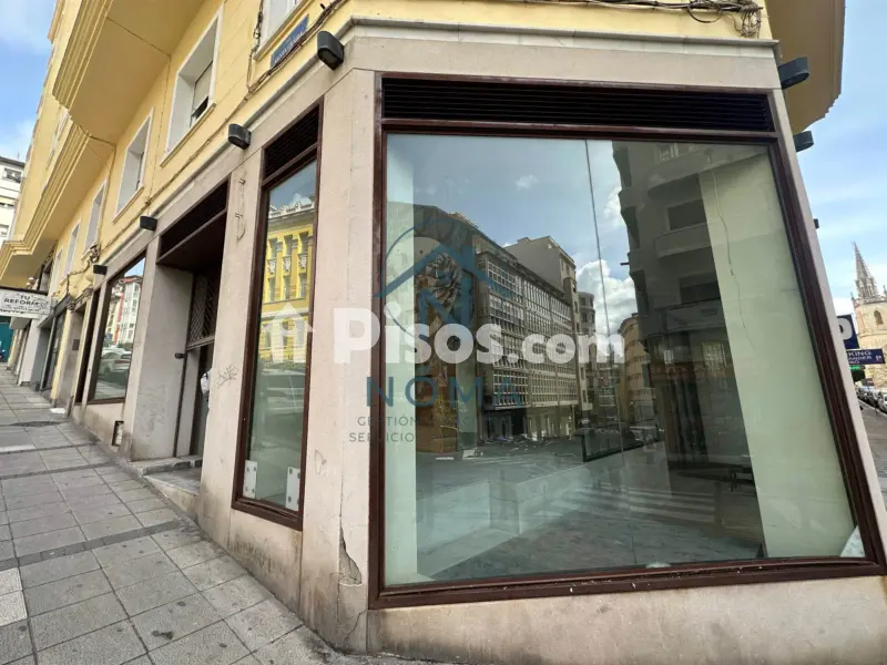 Local comercial en calle de Santa Clara