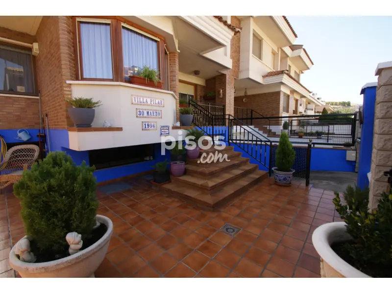 Chalet adosado en calle Rio Iluela