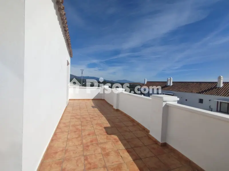 Adosado en Casares — Pisos.com
