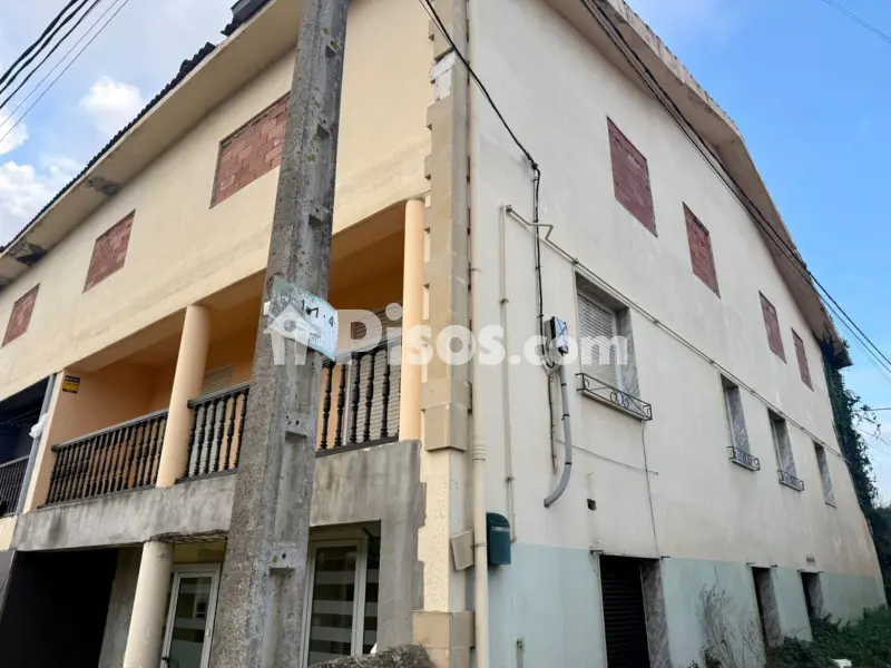 Almacén en calle de los Foramontanos