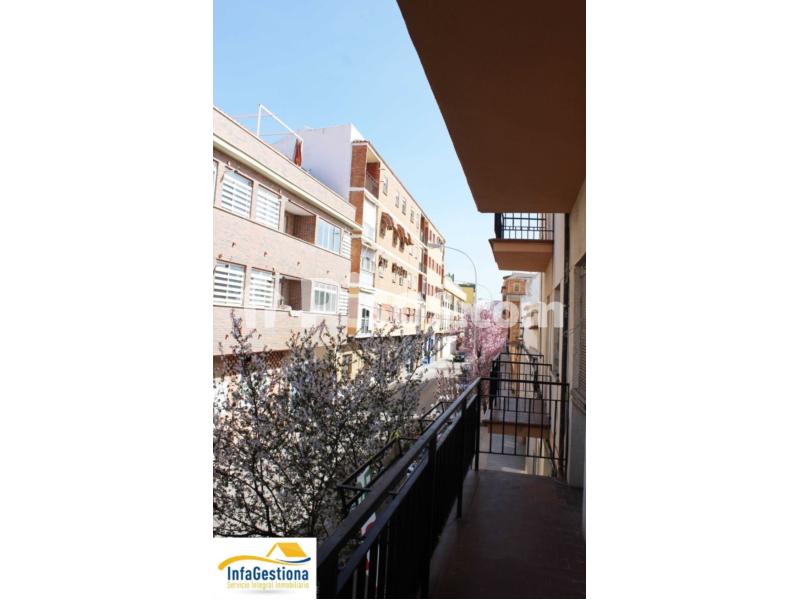 Piso en venta en Avenida de los Estudiantes en Valdepeñas