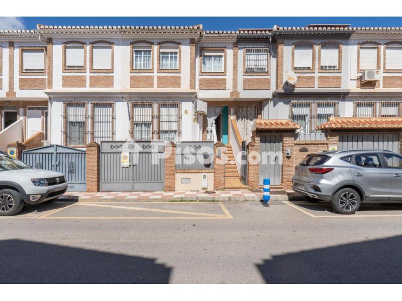 Casa Adosada En Venta En Churriana De La Vega En Zona De San Cayetano Casa Adosada En Venta En Churriana De La Vega En Zona De San Cayetano