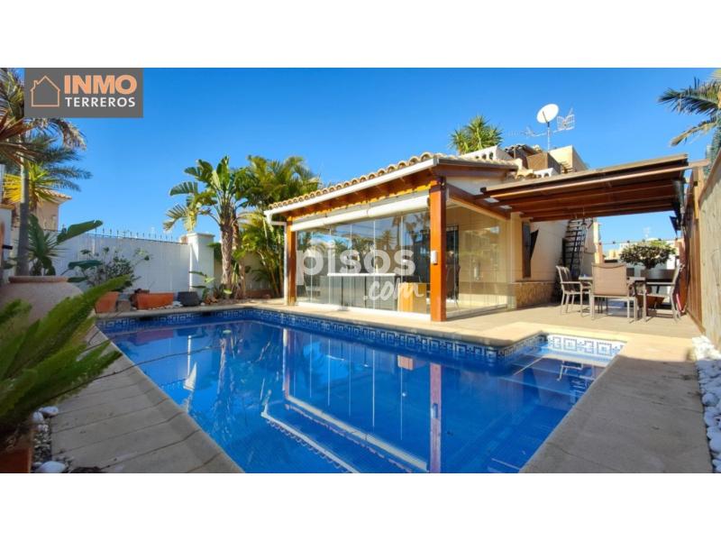 Chalet en venta en La Almadraba en San Juan de Terreros por 299.000