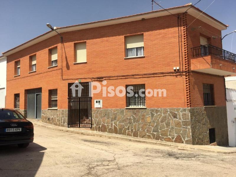 Chalet en venta en Plaza del Coso en Villarejo de Fuentes por 175.000
