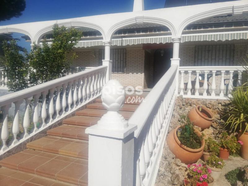 Casa en venta en Martos, Zona La Teja en Martos por 350.000