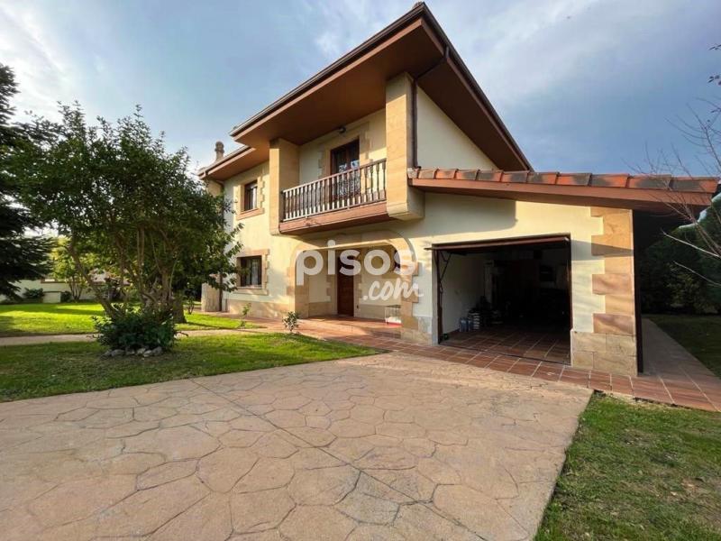 Casa en venta en Treto en Bárcena de Cicero por 290.000