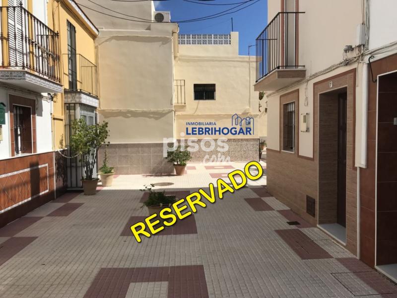 Casa adosada en venta en Barriada La Paz en Lebrija por 26 ...