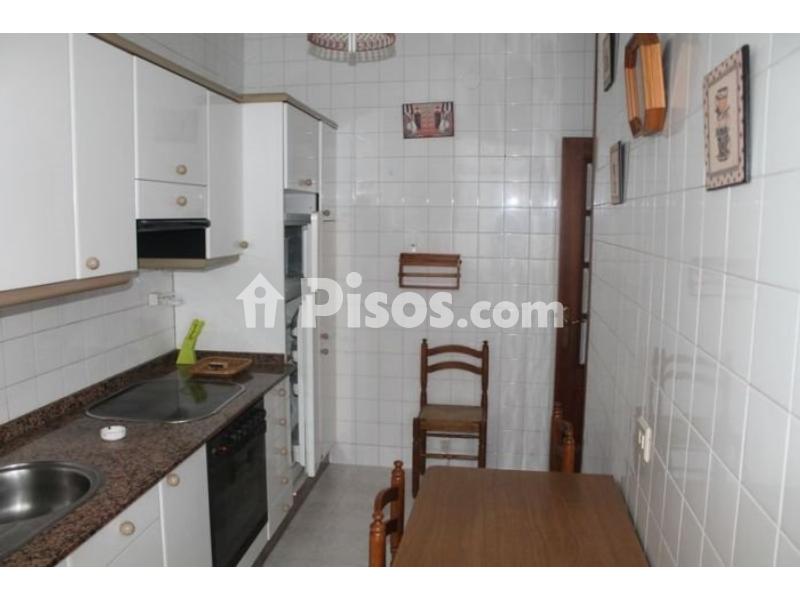 Piso en alquiler en Esteiro en Centro por 330 €/mes