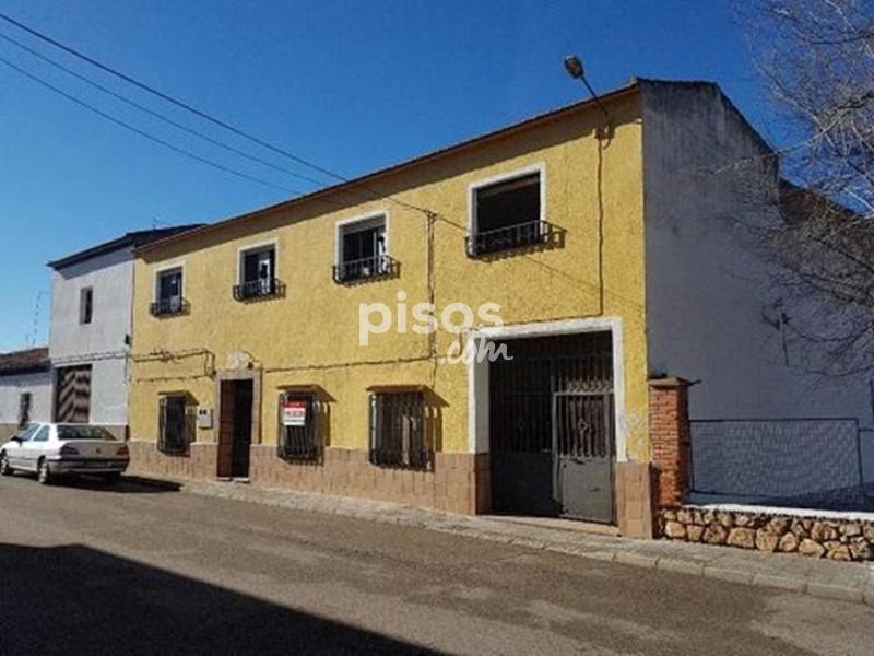 Casa en venta en Los Viñedos en Villarrobledo por 61.400