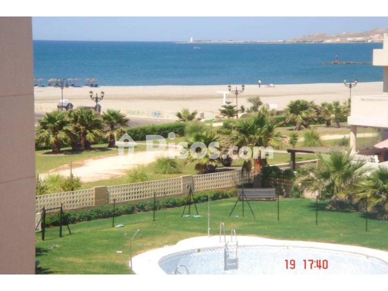 Dúplex en venta en Calle Arquitecto julian laguna en Almerimar por 400.