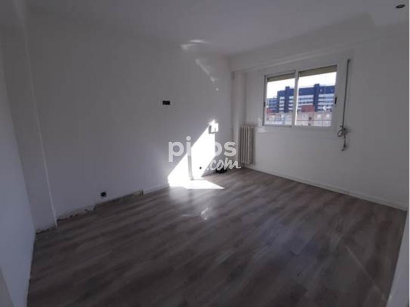 Piso en venta en Avenida Cataluña, cerca de Calle de ...