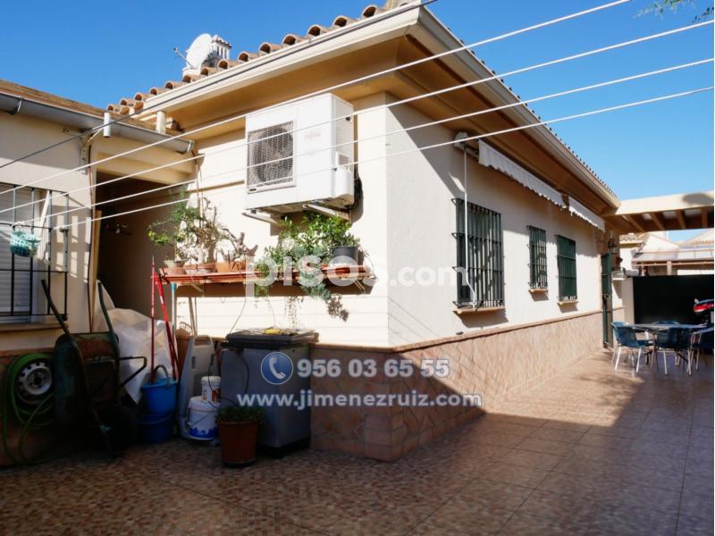 Casa en venta en Calle del Aluminio en Noreste por 220.000